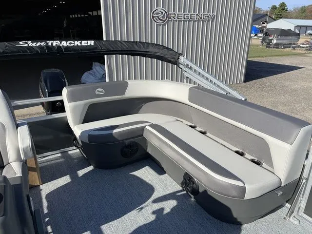 Slide: The Image of Sun Tracker Bass Buggy 16 XL Select 2026 - 12