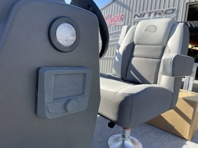 Slide: The Image of Sun Tracker Bass Buggy 16 XL Select 2026 - 17