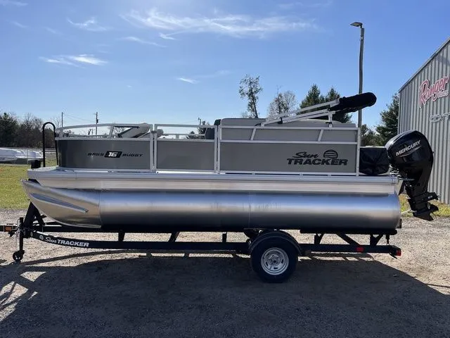 Slide: The Image of Sun Tracker Bass Buggy 16 XL Select 2026 - 3