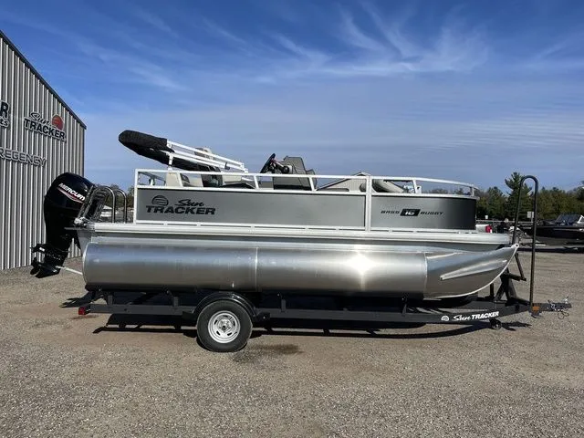 Slide: The Image of Sun Tracker Bass Buggy 16 XL Select 2026 - 7