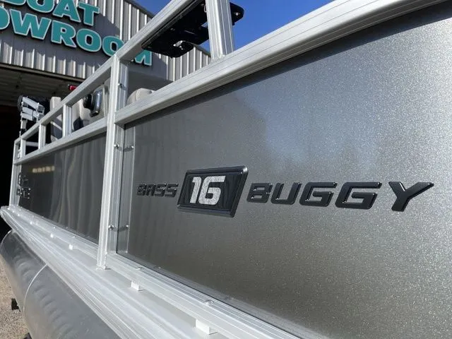 Slide: The Image of Sun Tracker Bass Buggy 16 XL Select 2026 - 9