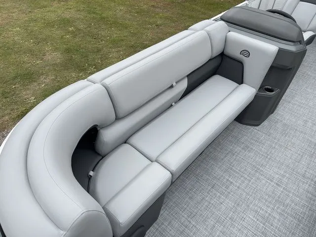 Slide: The Image of Sun Tracker Party Barge 20 DLX 2026 - 15