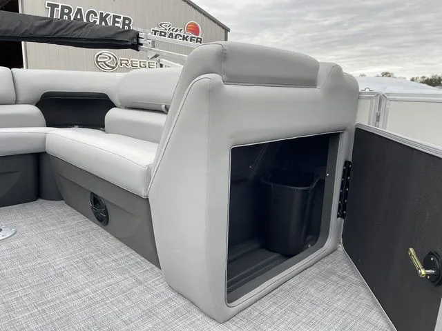 Slide: The Image of Sun Tracker Party Barge 20 DLX 2026 - 18