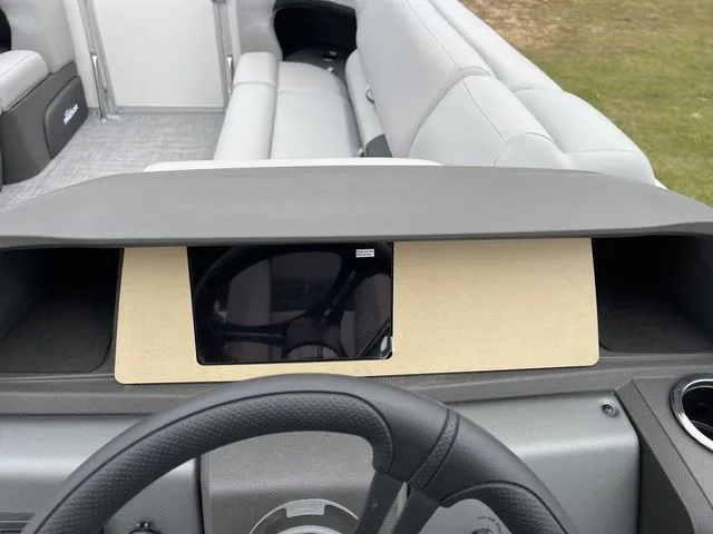 Slide: The Image of Sun Tracker Party Barge 20 DLX 2026 - 22