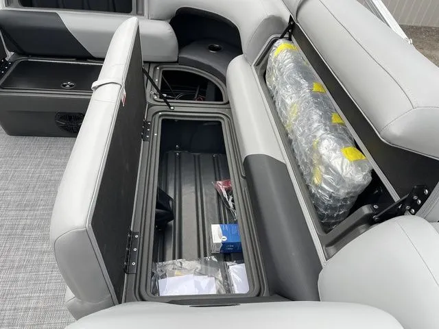 Slide: The Image of Sun Tracker Party Barge 20 DLX 2026 - 26