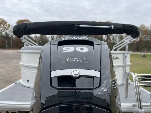 Slide: The Image of Sun Tracker Party Barge 20 DLX 2026 - 7