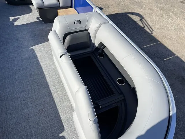 Slide: The Image of Sun Tracker Party Barge 18 DLX 2026 - 13