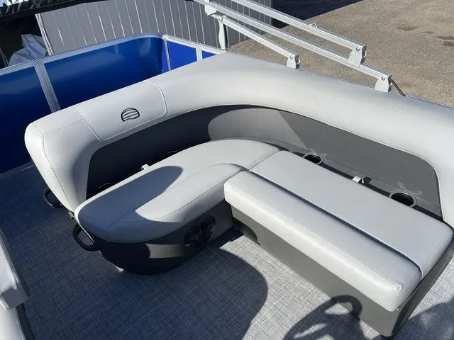 Slide: The Image of Sun Tracker Party Barge 18 DLX 2026 - 22