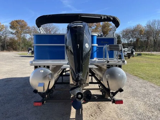 Slide: The Image of Sun Tracker Party Barge 18 DLX 2026 - 6