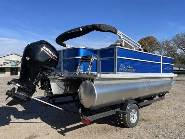 Slide: The Image of Sun Tracker Party Barge 18 DLX 2026 - 7