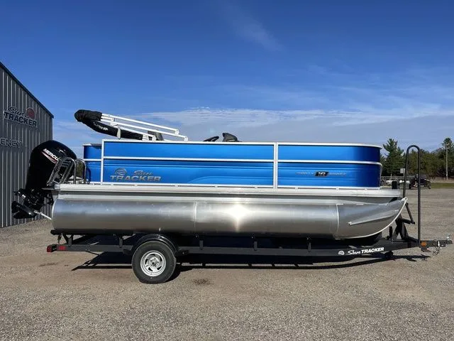 Slide: The Image of Sun Tracker Party Barge 18 DLX 2026 - 8