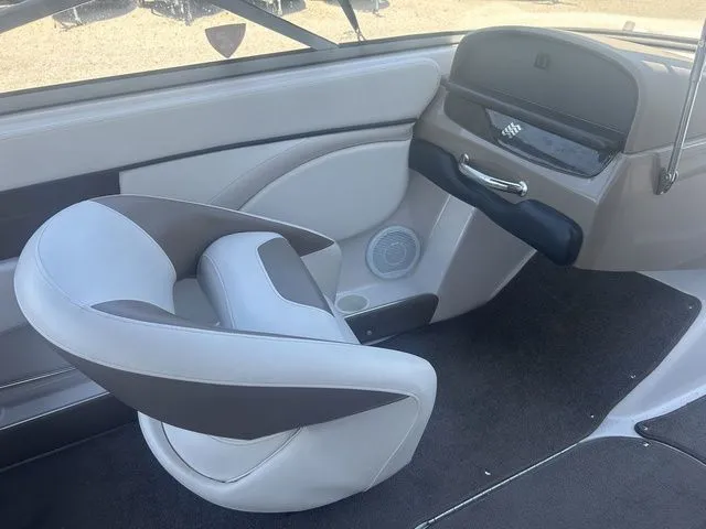 Slide: The Image of Four Winns 200 Horizon 2007 - 10