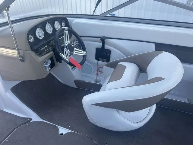 Slide: The Image of Four Winns 200 Horizon 2007 - 8