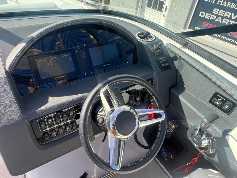 Slide: The Image of 2021 Regal 2800 10 - 10