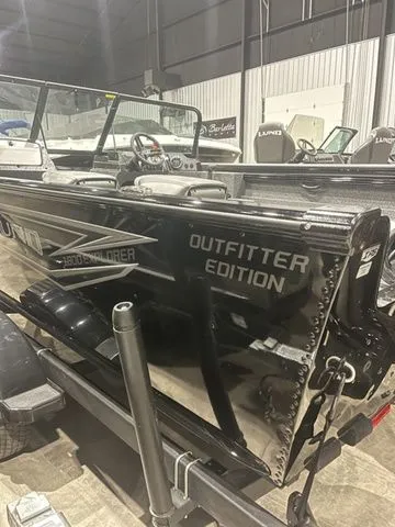 Slide: The Image of Lund 1800 Explorer Sport 2026 - 10