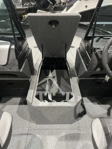 Slide: The Image of Lund 1800 Explorer Sport 2026 - 11