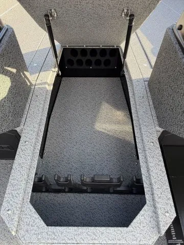 Slide: The Image of Lund 1800 Explorer Sport 2026 - 6