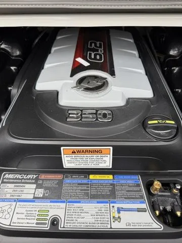 Slide: The Image of Crownline Boats 288SS 2026 - 11