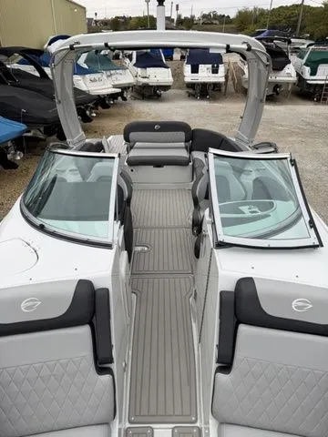 Slide: The Image of Crownline Boats 288SS 2026 - 9