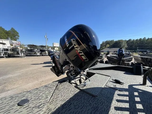 Slide: The Image of War Eagle 961 BLACKHAWLK 2026 - 16