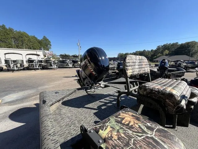 Slide: The Image of War Eagle 961 BLACKHAWLK 2026 - 26