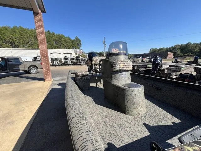 Slide: The Image of War Eagle 961 BLACKHAWLK 2026 - 6