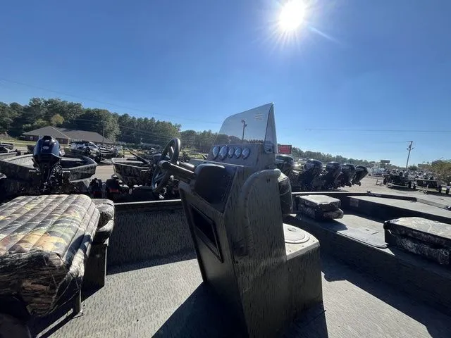 Slide: The Image of War Eagle 961 BLACKHAWLK 2026 - 9