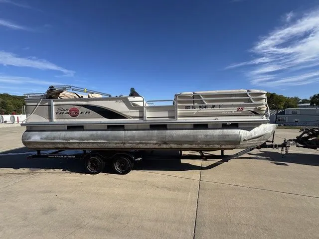 Slide: The Image of Sun Tracker Party Barge 25 Regency Edition 2001 - 16