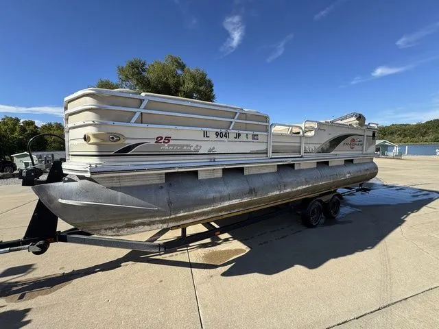 Slide: The Image of Sun Tracker Party Barge 25 Regency Edition 2001 - 18