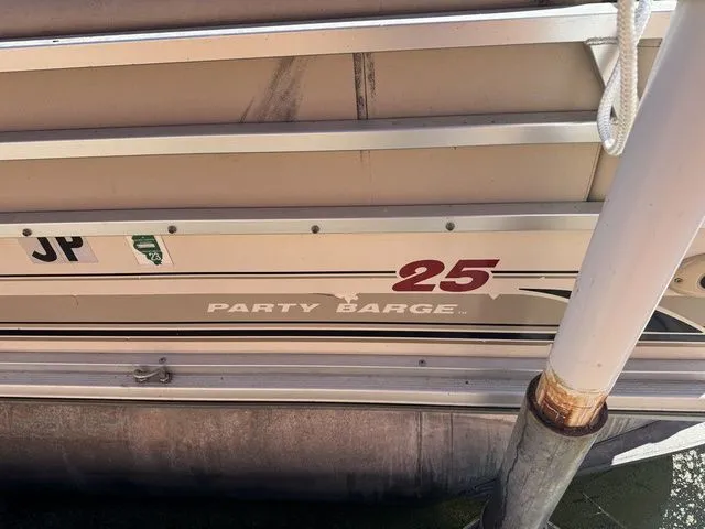 Slide: The Image of Sun Tracker Party Barge 25 Regency Edition 2001 - 8