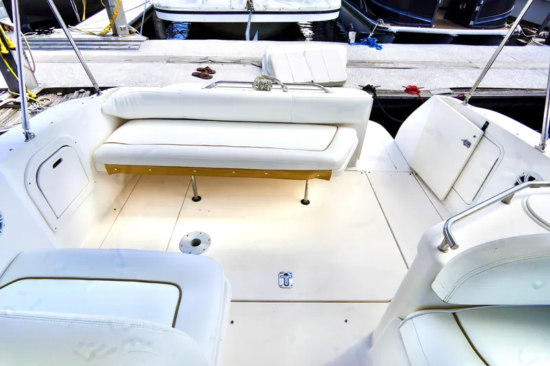 Slide: The Image of Twin MerCruiser engines in a 2000 Sea Ray 280 Sundancer boat, showcasing 5.7L digital ignition. - 30