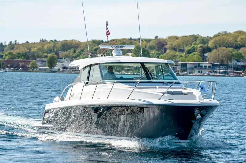 Slide: The Image of Tiara 43 LE 2026 - 4