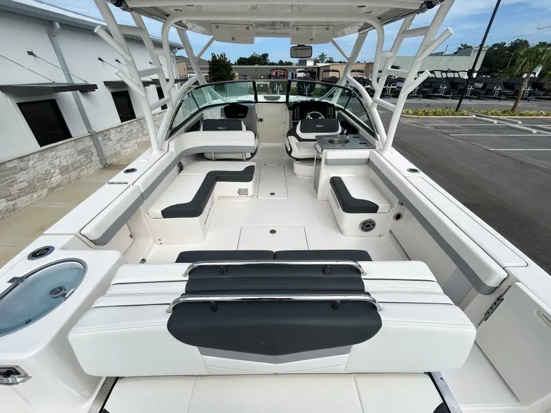 Slide: The Image of Robalo R317 Dual Console 2025 - 24
