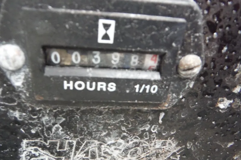 Slide: The Image of Hour meter showing 398.4 hours on a 2007 Tiara Yachts 3600 Open. - 48