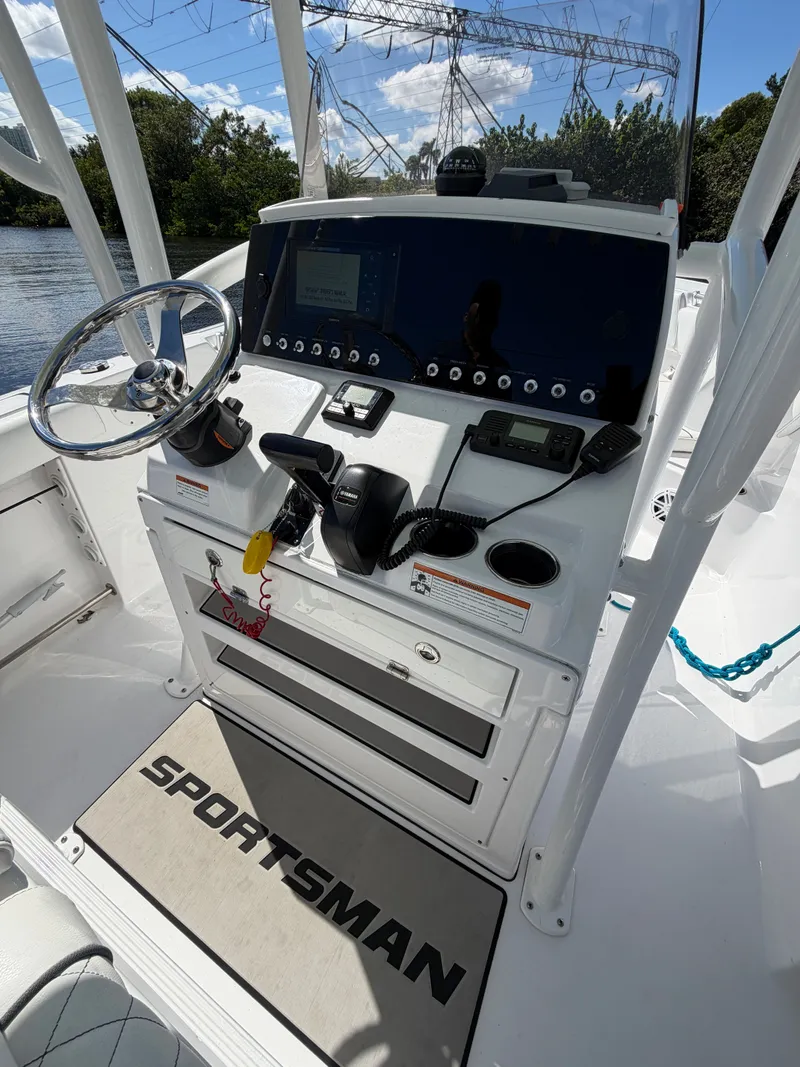 Slide: The Image of Sportsman Heritage 231 Center Console 2021 - 15