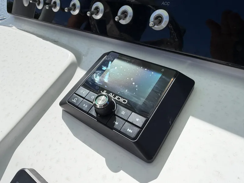 Slide: The Image of Sportsman Heritage 231 Center Console 2021 - 18