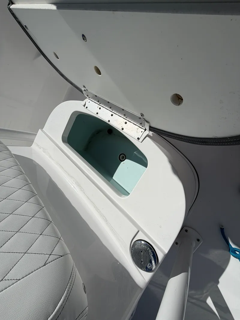 Slide: The Image of Sportsman Heritage 231 Center Console 2021 - 19
