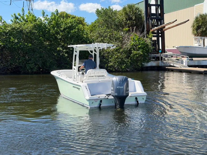 Slide: The Image of Sportsman Heritage 231 Center Console 2021 - 7