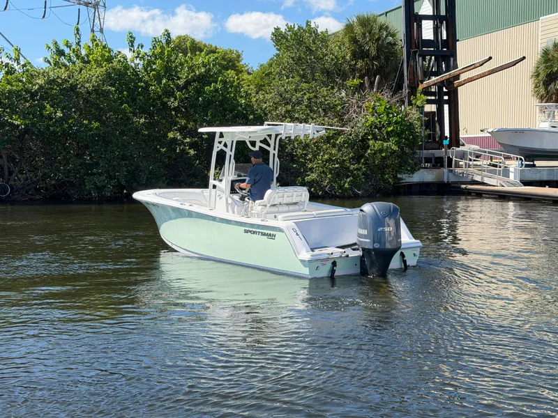 Slide: The Image of Sportsman Heritage 231 Center Console 2021 - 8