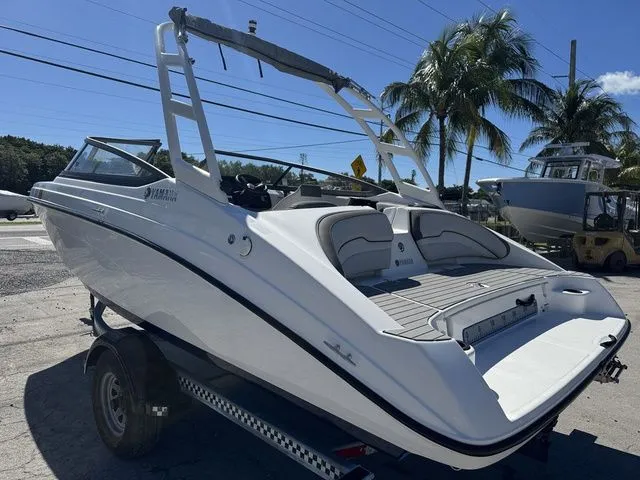 Slide: The Image of Yamaha AR190 2021 - 5