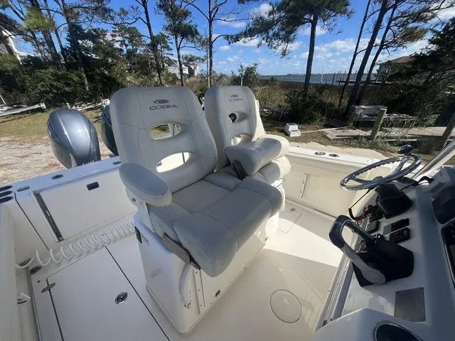 Slide: The Image of Cobia 261 Center Console 2019 - 8