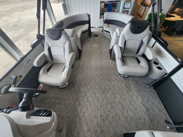 Slide: The Image of South Bay 222RS LE RS 2.75 2026 - 7