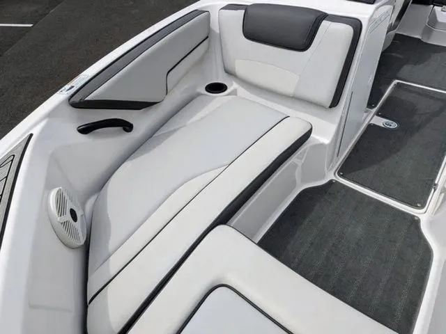 Slide: The Image of Yamaha SX190 2020 - 17