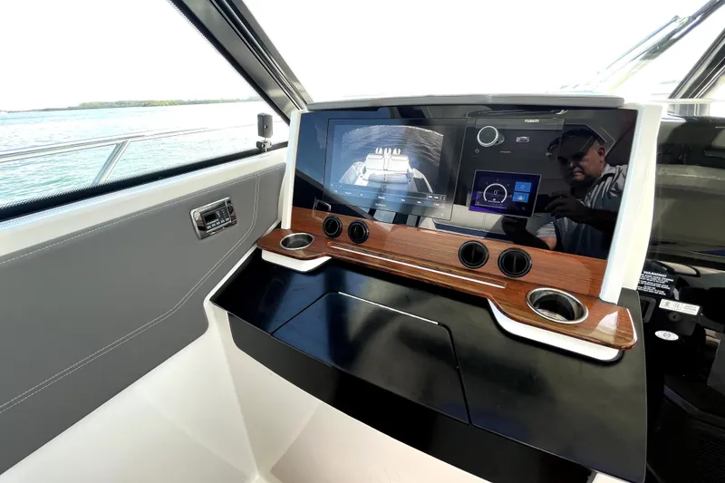 Slide: The Image of Tiara Yachts 43LE Jp Vidaillet - 14