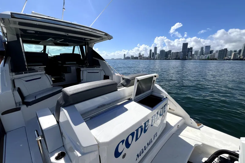 Slide: The Image of Tiara Yachts 43LE Jp Vidaillet - 21