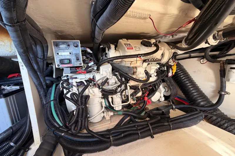 Slide: The Image of Sea Ray SLX 400 2021 - 80