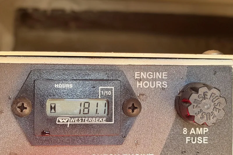 Slide: The Image of Engine hour meter showing 181.1 hours on a 2021 Sea Ray SLX 400 boat. - 81