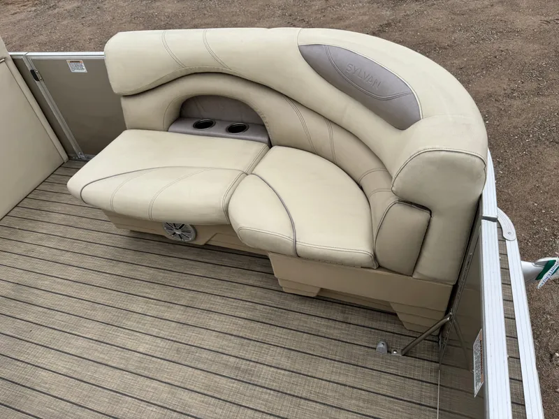 Slide: The Image of Sylvan Mirage 820 Cruise 2018 - 12