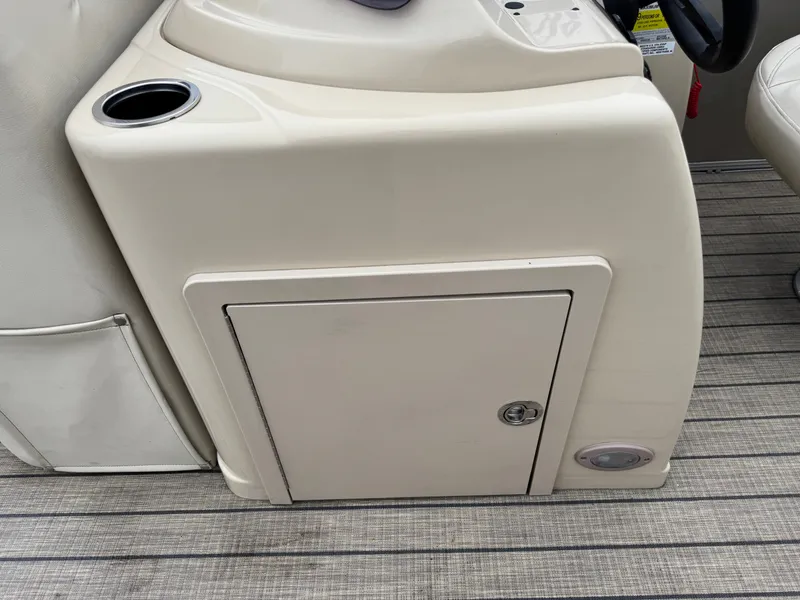 Slide: The Image of Sylvan Mirage 820 Cruise 2018 - 17