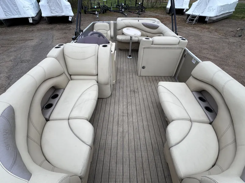 Slide: The Image of Sylvan Mirage 820 Cruise 2018 - 2